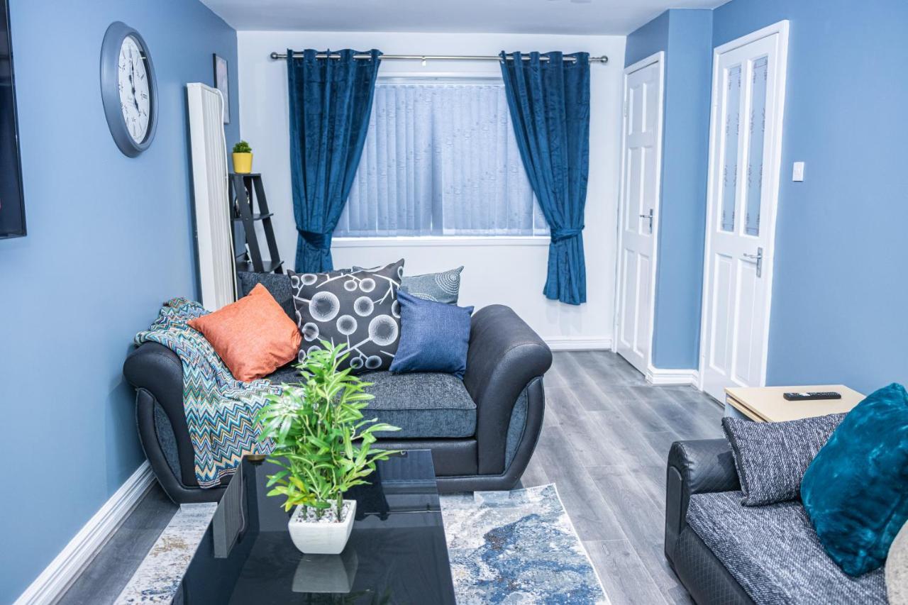 Lush Lodge -Home Away In Telford, For Contractors, Families, Group Of Friends, Long Term Stays Dış mekan fotoğraf